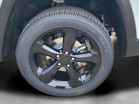 New 2025 Jeep Grand Cherokee Altitude RWD image 3