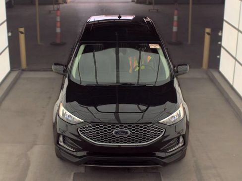Used 2024 Ford Edge SEL w/ Convenience Package AWD/4WD image 3