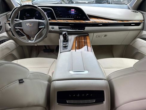 Used 2024 Cadillac Escalade Sport Platinum AWD/4WD image 17