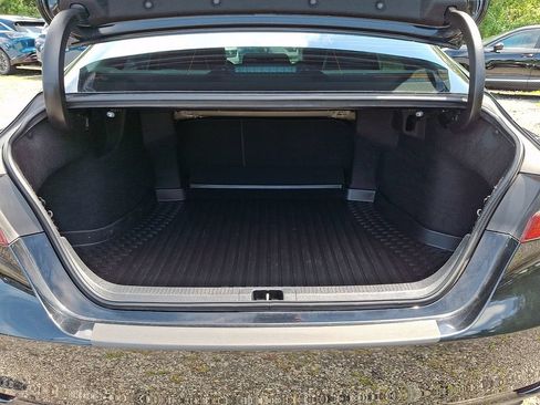 Used 2019 Toyota Camry SE FWD image 28