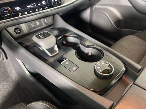 Used 2025 Nissan Rogue SV image 23