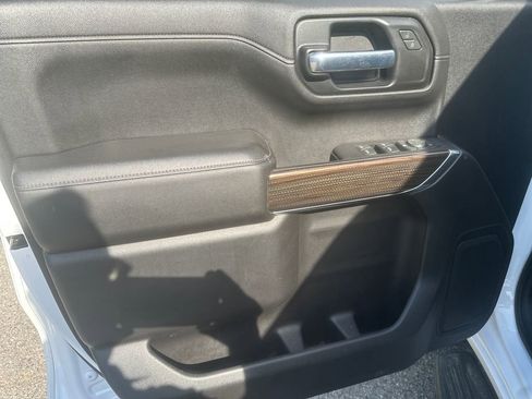 Used 2020 Chevrolet Silverado 1500 LT w/ Trailering Package image 8