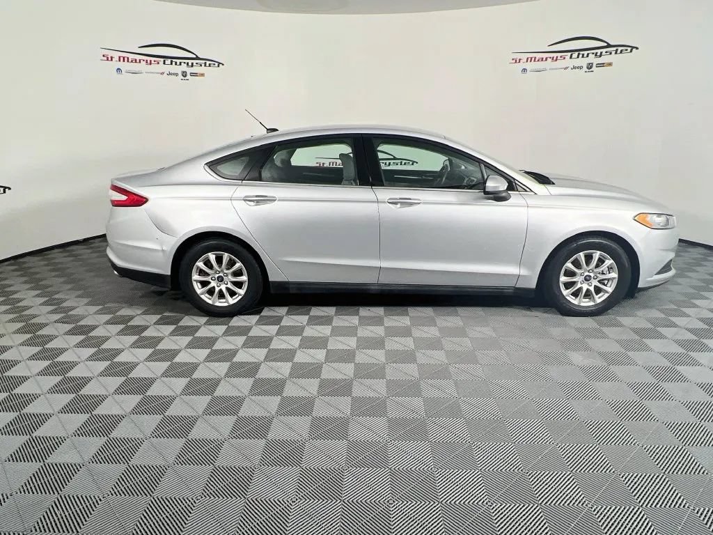 Used 2016 Ford Fusion S FWD image 9