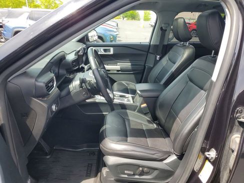 Used 2021 Ford Explorer Limited w/ Equipment Group 301A AWD/4WD image 5