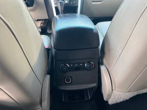Used 2015 Ford Explorer XLT w/ Equipment Group 202A FWD image 36