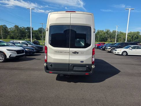 Used 2017 Ford Transit 350 XLT RWD image 4