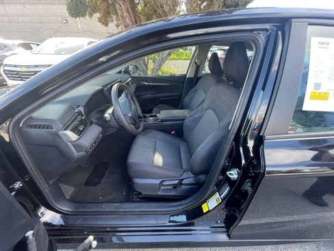 Used 2025 Toyota Camry LE image 25