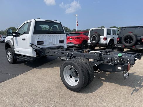 New 2025 Ford F550 4x4 Regular Cab Super Duty image 5