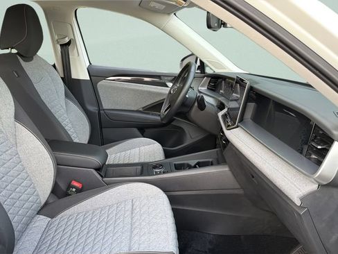 Used 2026 Volkswagen Tiguan S FWD image 34