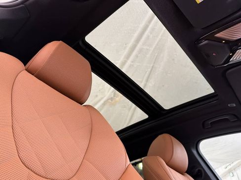 Used 2023 BMW X5 xDrive40i w/ Executive Package image 17