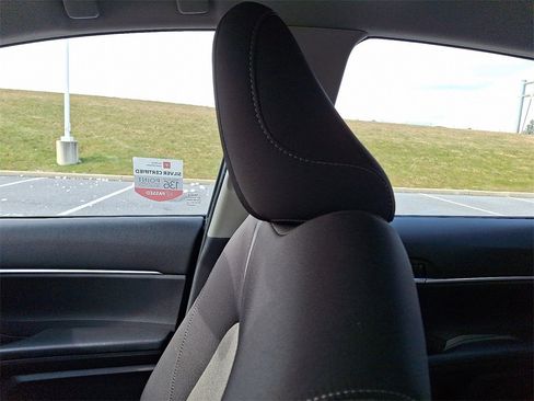 Certified 2021 Toyota Camry LE image 17