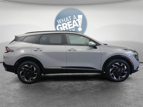 Used 2025 Kia Sportage SX image 2