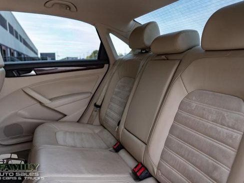 Used 2012 Volkswagen Passat TDI SEL Premium image 30
