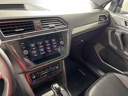 Used 2023 Volkswagen Tiguan SE R-Line image 29