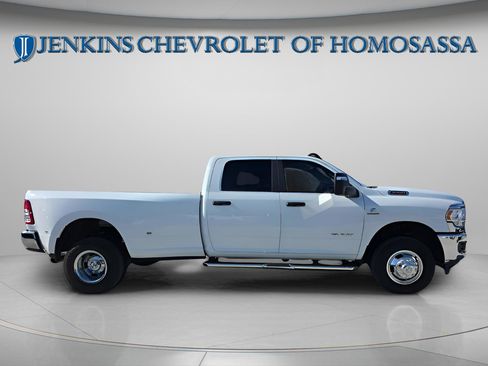 Used 2024 RAM 3500 Big Horn AWD/4WD image 1