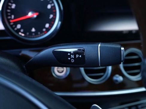 Used 2018 Mercedes-Benz E 300 image 18