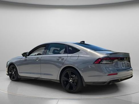 Used 2025 Honda Accord Sport image 6