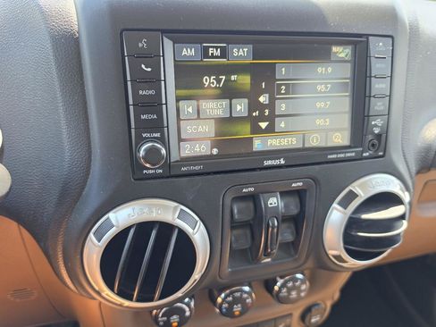 Used 2015 Jeep Wrangler Unlimited Sahara w/ Max Tow Package AWD/4WD image 12