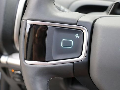 Used 2025 Ford Expedition Active AWD/4WD image 30