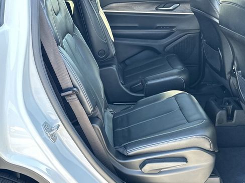 Used 2023 Jeep Grand Cherokee L Limited w/ Black Appearance Package image 16