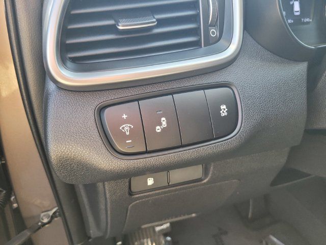 Used 2019 Kia Sorento FWD image 17