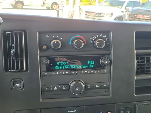 Used 2025 Chevrolet Express 3500 LT w/ LT Preferred Equipment Group RWD image 19