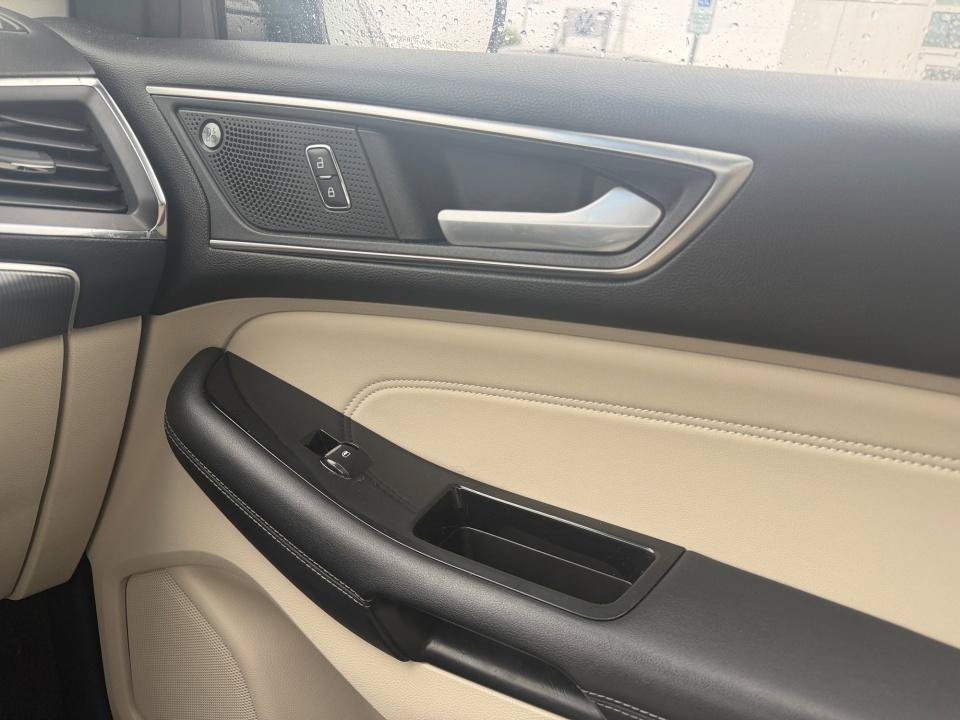 Used 2019 Ford Edge Titanium w/ Cold Weather Package AWD/4WD image 31