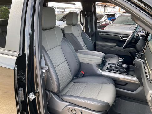 Certified 2025 Chevrolet Silverado 1500 ZR2 w/ Technology Package image 9