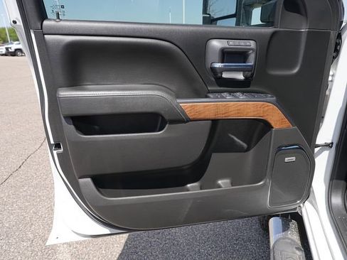 Used 2018 Chevrolet Silverado 1500 LTZ w/ LTZ Plus Package AWD/4WD image 26
