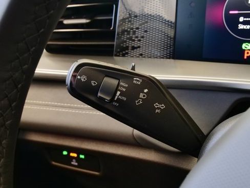 New 2026 Volkswagen Tiguan SE R-Line image 25