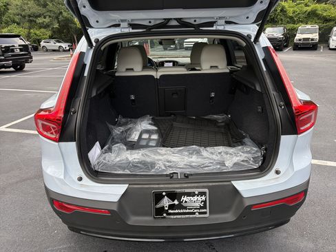 Certified 2026 Volvo XC40 B5 Plus w/ Protection Package Premier AWD/4WD image 34