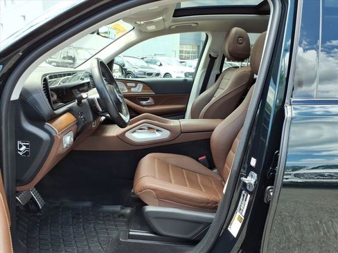 Certified 2024 Mercedes-Benz GLS 450 4MATIC image 10