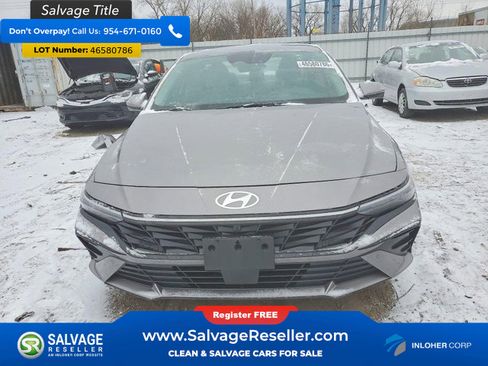 Used 2024 Hyundai Elantra Limited image 7