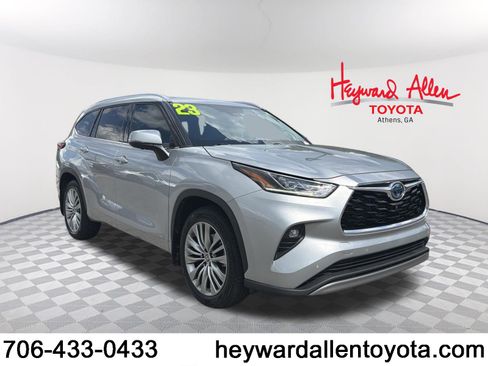 Used 2023 Toyota Highlander Platinum AWD/4WD image 1