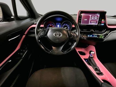 Used 2019 Toyota C-HR XLE FWD image 5