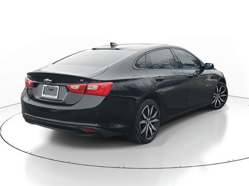 Used 2017 Chevrolet Malibu LT image 3
