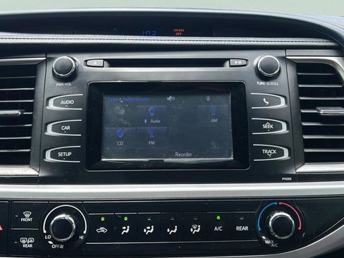 Used 2016 Toyota Highlander LE FWD image 20