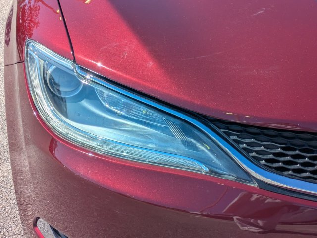 Used 2017 Chrysler 200 Limited Platinum FWD image 10