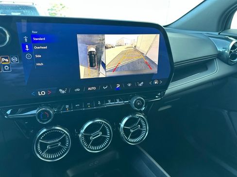 Used 2024 Chevrolet Blazer EV LT AWD/4WD image 19