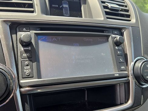 Used 2013 Toyota Highlander SE AWD/4WD image 18
