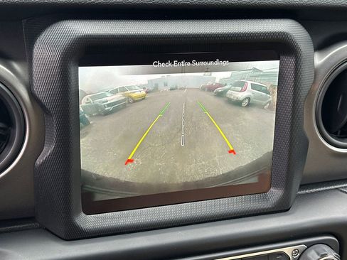 Used 2022 Jeep Wrangler Unlimited Willys image 25