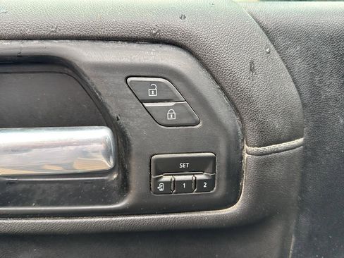 Used 2021 Chevrolet Silverado 3500 LTZ w/ LTZ Convenience Package image 12