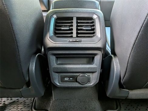 Certified 2022 Volkswagen Tiguan SE R-Line image 13