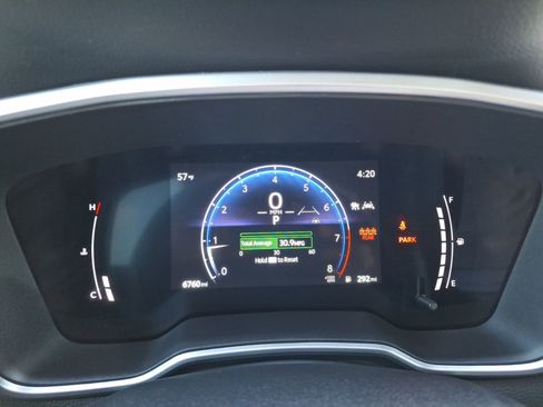 Used 2025 Toyota Corolla Cross XLE image 20