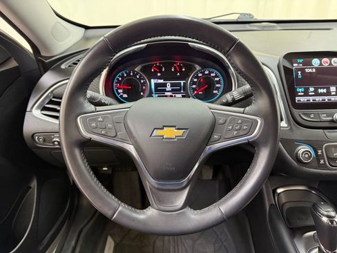 Used 2018 Chevrolet Malibu LT FWD image 21