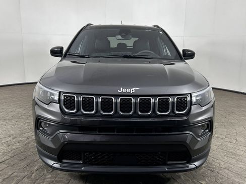 Used 2023 Jeep Compass Latitude AWD/4WD image 2