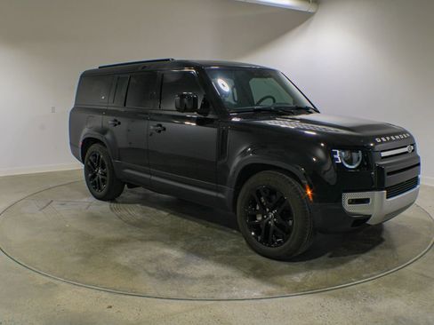 Used 2023 Land Rover Defender 130 SE AWD/4WD image 7