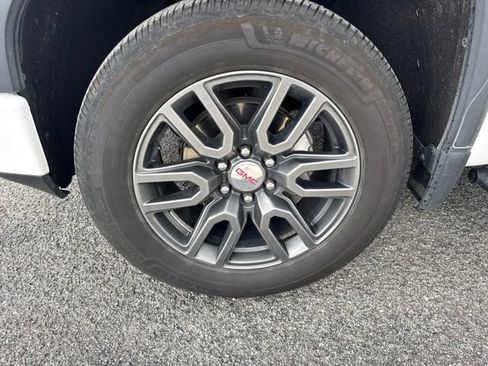 Used 2021 GMC Sierra 1500 AT4 w/ AT4 Value Package AWD/4WD image 2