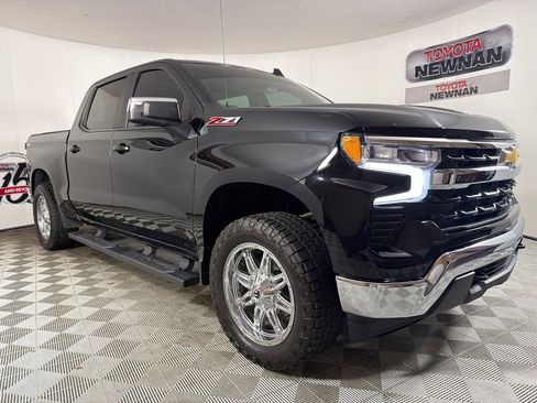 Used 2023 Chevrolet Silverado 1500 LT w/ Z71 Off-Road Package AWD/4WD image 1