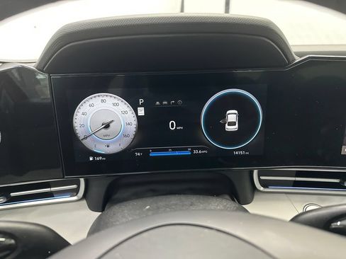 Used 2025 Hyundai Elantra Limited FWD image 27
